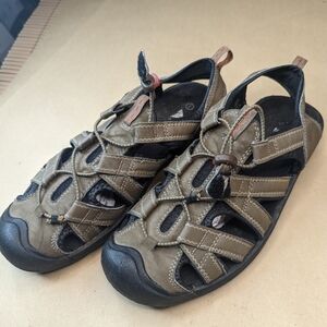 Ozark Trail men's sz 9 water hiking sandals